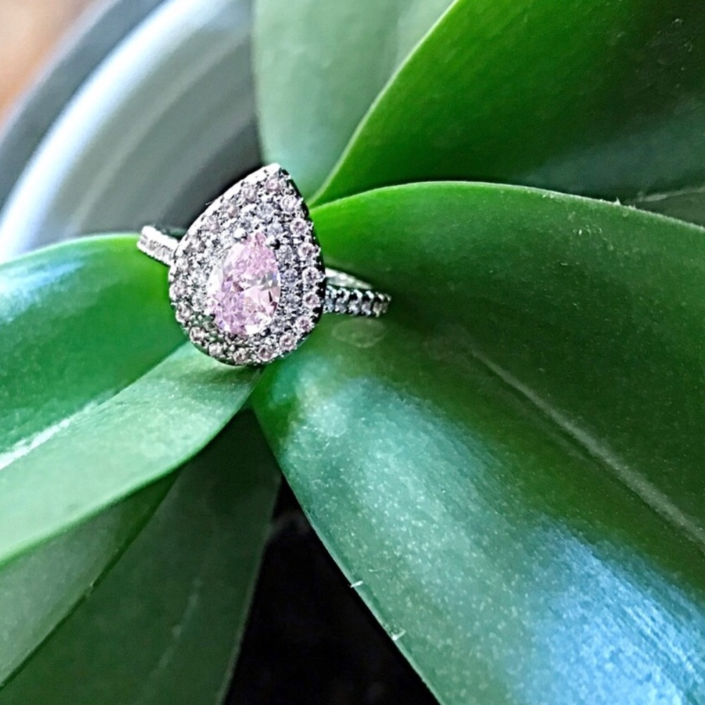 ✨.925 stamped  Tear Drop Pink Sapphire Ring✨